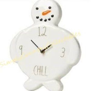 ¯·♫¸¸ 𝓣𝓲𝓼 𝓽𝓱𝓮 𝓢𝓮𝓪𝓼𝓸𝓷¸¸♫·¯·Rae Dunn Snowman Clock